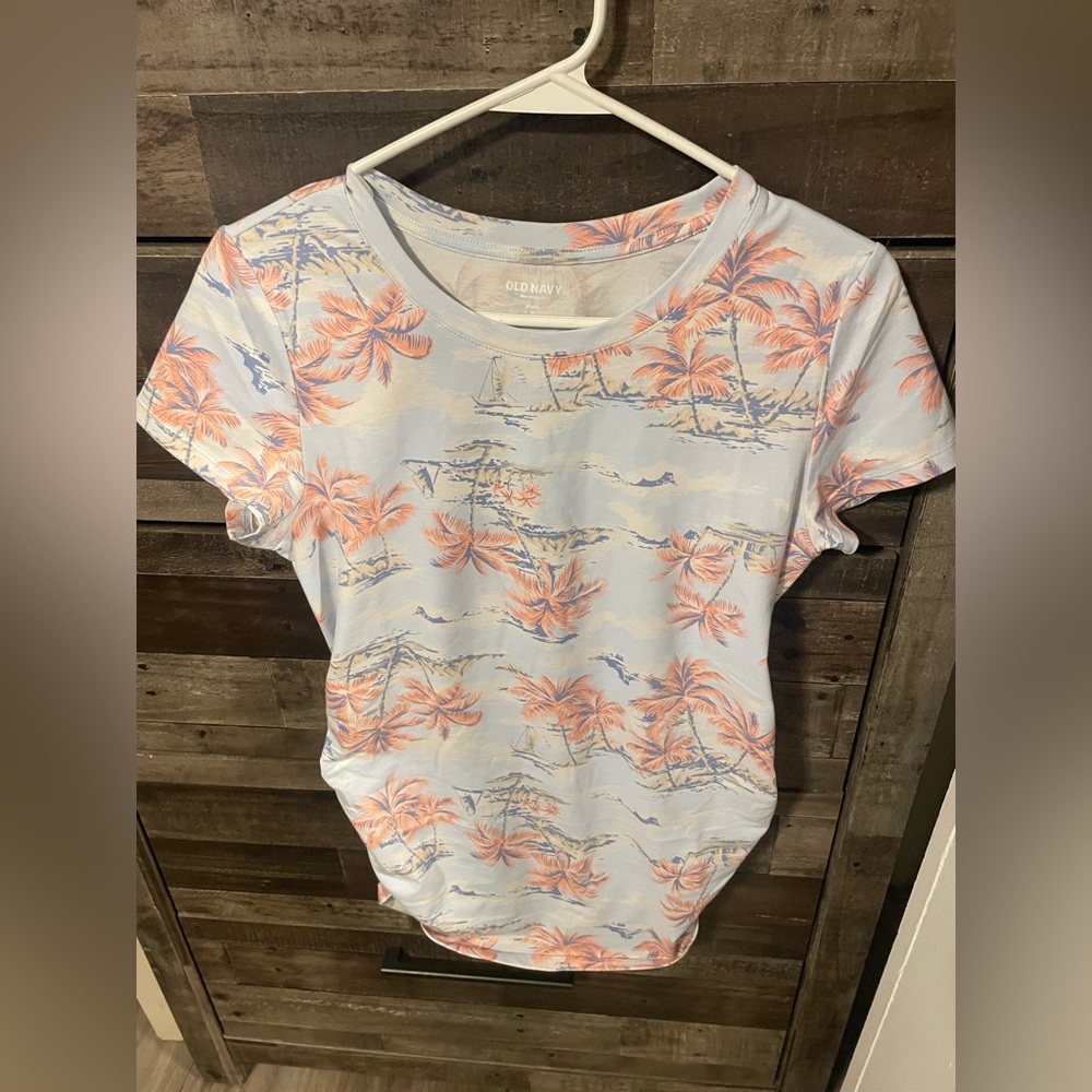 Old navy maternity top